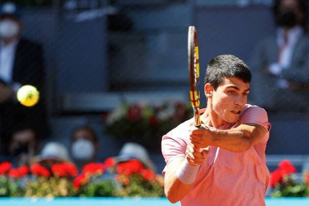 Carlos Alcaraz of Spain in action against countryman Rafa Nadal during their Mutua Madrid Open round of 32 match against held in Madrid, Spain, 05 May 2021. Mutua Madrid Open tennis tournament !ACHTUNG: NUR REDAKTIONELLE NUTZUNG!  Copyright: xChemaxMoyax GRAF093 20210505-637558276921490286