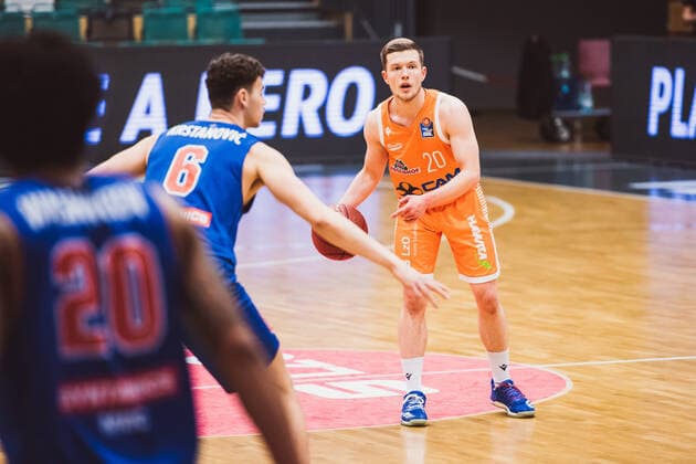 easyCredit BBL 33 Matchday RASTA Vechta vs SYNTAINICS MBC, 05 05 2021 Marko Krstanovic SYNTAINICS MBC, 6 , Jannes Hundt RASTA Vechta, 20 easyCredit BBL 33 Matchday RASTA Vechta vs SYNTAINICS MBC on 05 05 2021 in Vechta RASTA Dome , Germany, Copyright: xBEAUTIFULxSPORTS Neddermannx