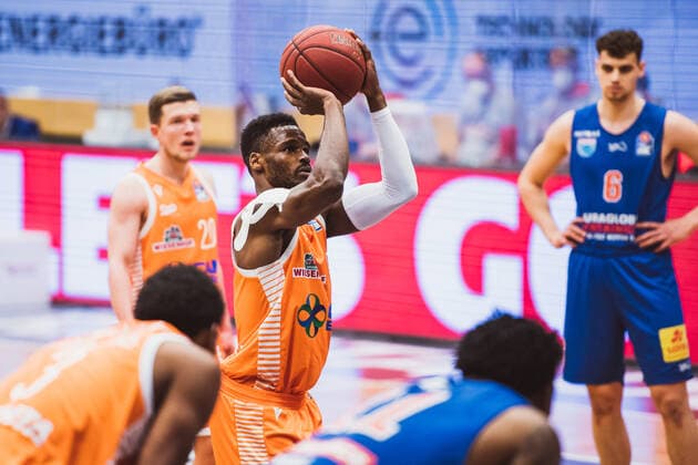 easyCredit BBL 33 Matchday RASTA Vechta vs SYNTAINICS MBC, 05 05 2021 Joshua Adam Young RASTA Vechta, 8 easyCredit BBL 33 Matchday RASTA Vechta vs SYNTAINICS MBC on 05 05 2021 in Vechta RASTA Dome , Germany, Copyright: xBEAUTIFULxSPORTS Neddermannx