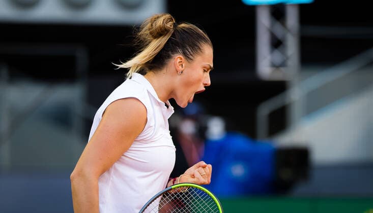 May 5, 2021, MADRID, MADRID, SPAIN: Aryna Sabalenka of Belarus in action during the quarter-finals of the 2021 Mutua Madrid Open WTA, Tennis Damen 1000 tournament against Elise Mertens of Belgium MADRID SPAIN - ZUMAa181 20210505_zaa_a181_140 Copyright: xRobxPrangex
