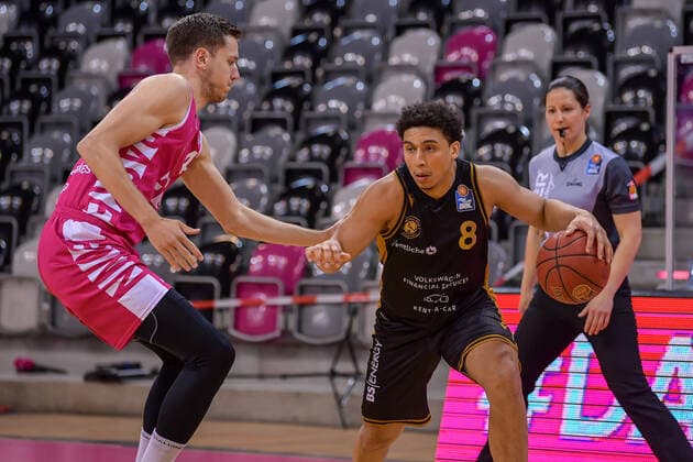 easyCredit BBL, Telekom Baskets Bonn vs Basketball Loewen Braunschweig, 05 05 2021 James Robinson Basketball Loewen Braunschweig, 8 , Strahinja Micovic Telekom Baskets Bonn, 4 , easyCredit BBL, Telekom Baskets Bonn vs Basketball Loewen Braunschweig on 05 05 2021 at Telekom Dome Bonn, Bonn Nordrhein Westfalen Copyright: xBEAUTIFULxSPORTS Mueller-Laschetx