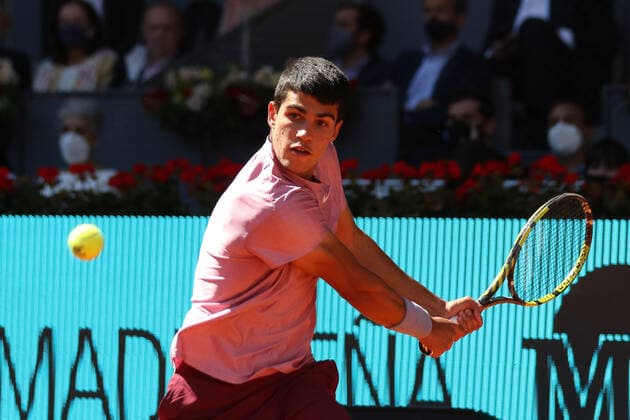 May 5, 2021, MADRID, MADRID, SPAIN: Carlos Alcaraz of Spain in action during his Men s Singles match, round of 32, against Rafael Nadal of Spain on the ATP, Tennis Herren Masters 1000 - Mutua Madrid Open 2021 at La Caja Magica on May 5, 2021 in Madrid, Spain. MADRID SPAIN - ZUMAa181 20210505_zaa_a181_215 Copyright: xOscarxJ.xBarrosox