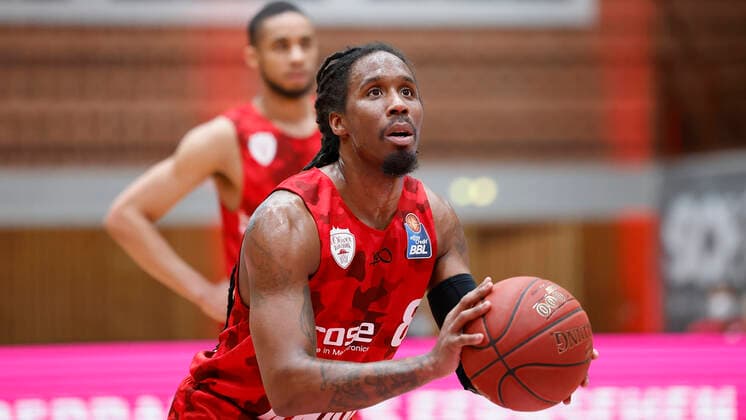 05 05 2021, Basketball, BBL 2020 2021, 33 matchday, s Oliver Wuerzburg NINERS Chemnitz, GER, Wuerzburg, s Oliver Arena, picture from left Robert Lowery s Oliver Wuerzburg Copyright: HMBxMedia xHeikoxBecker