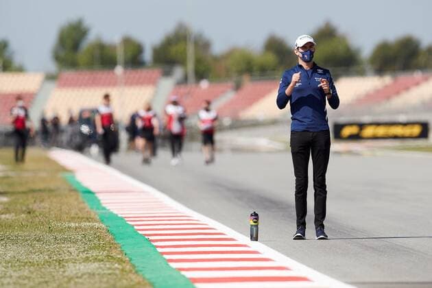 Canadian Formula One driver Nicholas Lafiti the Williams F1 Team inspects the track on bike with two members of his team ahead of Spanish Grand Prix at Montmelo racetrack in Barcelona, Spain, 06 May 2021. The Formula One Grand Prix of Spain will take place on 09 May 2021. Track inspection at Montmelo !ACHTUNG: NUR REDAKTIONELLE NUTZUNG!  Copyright: xAlejandroxGarciax GRAFCAT2483 20210506-637559054083299237