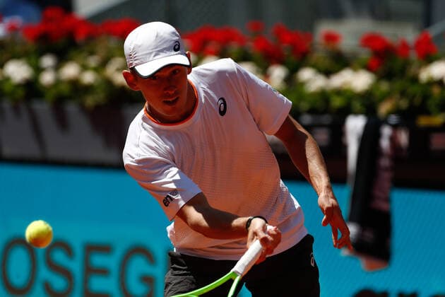 May 6, 2021, MADRID, MADRID, SPAIN: Alex de Minaur of Australia in action during his Men s Singles match, round of 16, against Dominic Thiem of Austria on the ATP, Tennis Herren Masters 1000 - Mutua Madrid Open 2021 at La Caja Magica on May 6, 2021 in Madrid, Spain. MADRID SPAIN - ZUMAa181 20210506_zaa_a181_009 Copyright: xOscarxJ.xBarrosox