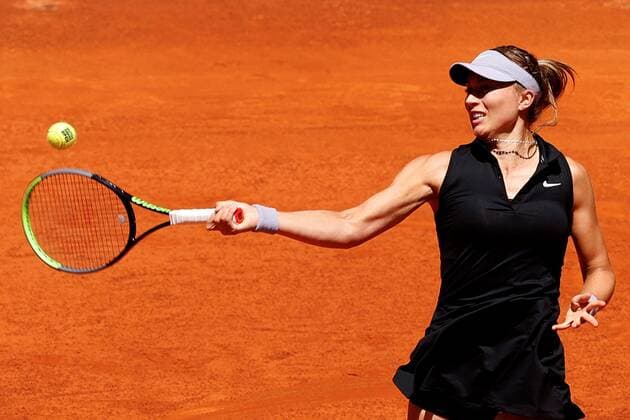CAPTION CORRECTION: ROUND Paula Badosa of Spain in action against Ashleigh Barty of Australia during their Mutua Madrid Open women s semi-final match held in Madrid, Spain, 06 May 2021. Mutua Madrid Open tennis tournament !ACHTUNG: NUR REDAKTIONELLE NUTZUNG!  Copyright: xCHEMAxMOYAx GRAF646 20210506-637559127185947505