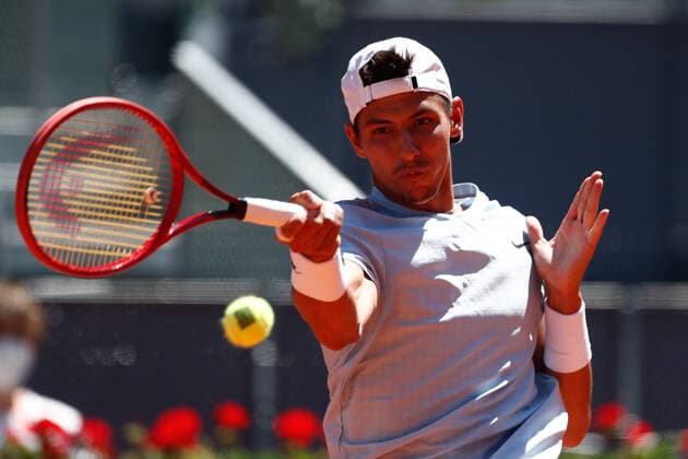 May 6, 2021, MADRID, MADRID, SPAIN: Alexei Popyrin of Australia in action during his Men s Singles match, round of 16, against Rafael Nadal of Spain on the ATP, Tennis Herren Masters 1000 - Mutua Madrid Open 2021 at La Caja Magica on May 6, 2021 in Madrid, Spain. MADRID SPAIN - ZUMAa181 20210506_zaa_a181_109 Copyright: xOscarxJ.xBarrosox