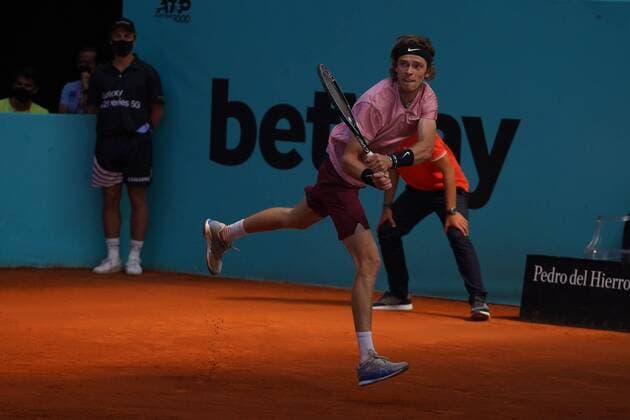 John Isner US VS AndreiRubliov RUS Durning Match Master 1000 Mutua Madrid Open 2021, Madrid May 6, 2021 Cordon Press  xx xx