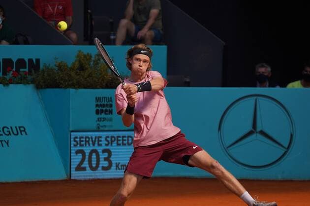 John Isner US VS AndreiRubliov RUS Durning Match Master 1000 Mutua Madrid Open 2021, Madrid May 6, 2021 Cordon Press  xx xx