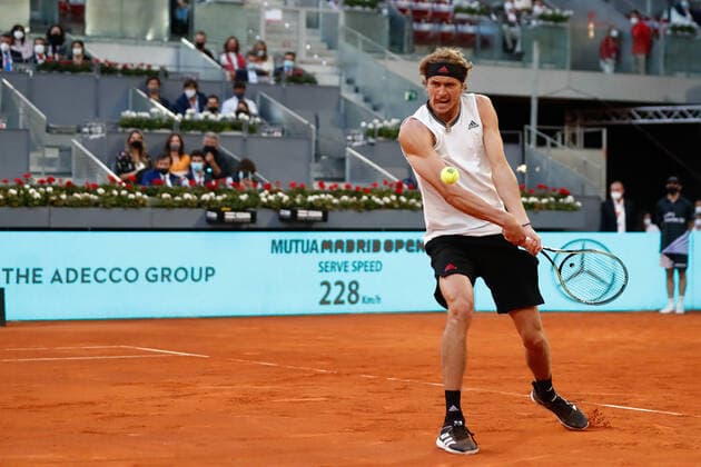 May 6, 2021, MADRID, MADRID, SPAIN: Alexander Zverev of Germany in action during his Men s Singles match, round of 16, against Daniel Evans of Great Britain on the ATP, Tennis Herren Masters 1000 - Mutua Madrid Open 2021 at La Caja Magica on May 6, 2021 in Madrid, Spain. MADRID SPAIN - ZUMAa181 20210506_zaa_a181_222 Copyright: xOscarxJ.xBarrosox