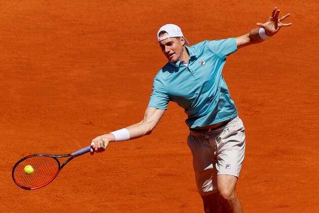 John Isner of the USA in action against Dominic Thiem of Austria during their Mutua Madrid Open men s quarter final match at the Caja Magica tennis premises in Madrid, central Spain, 07 Dominic Thiem vs. Jon Isner !ACHTUNG: NUR REDAKTIONELLE NUTZUNG!  Copyright: xCHEMAxMOYAx GRAF1413 20210507-637559934979586841