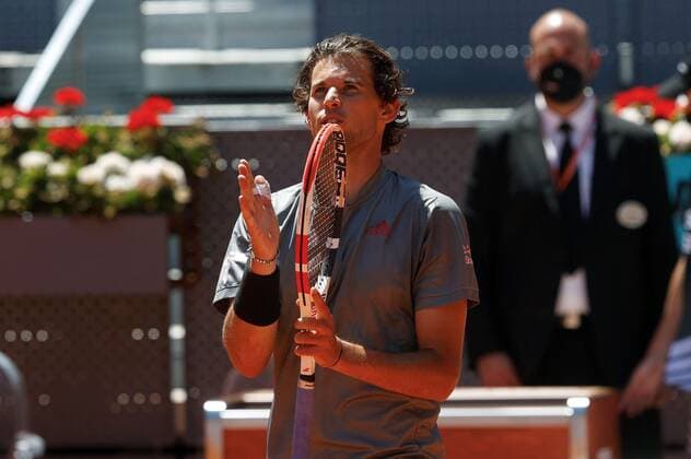 Dominic Thiem of Austria celebrates after defeating Jon Isner of the US during their Mutua Madrid Open quartefinal match held in Madrid, Spain, 07 May 2021. Mutua Madrid Open tennis tournament !ACHTUNG: NUR REDAKTIONELLE NUTZUNG!  Copyright: xCHEMAxMOYAx GRAF1515 20210507-637559975902433742
