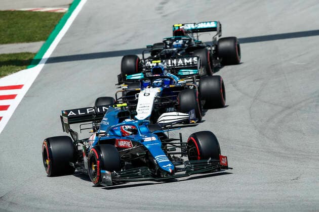 31 OCON Esteban (fra), Alpine F1 A521, action 06 LATIFI Nicholas (can), Williams Racing F1 FW43B, action during the Formula 1 Aramco Gran Premio De Espana 2021 from May 07 to 10, 2021 on the Circuit de Barcelona-Catalunya, in Montmelo, near Barcelona, Spain FORMULE 1 : Grand prix d Espagne - Barcelone - Essais - 07 05 2021 DPPI Panoramic 