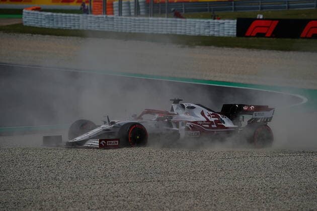 F1 Aramco Grand Prix of Spain 2021 07 05 2021, Circuit de Catalunya, Barcelona, F1 Aramco Grand Prix of Spain 2021 , in the picture test driver Robert Kubica POL 88 , Alfa Romeo Racing ORLEN rides into the gravel in the new turn 10 nordphotoxGmbHx xBratic nph00250