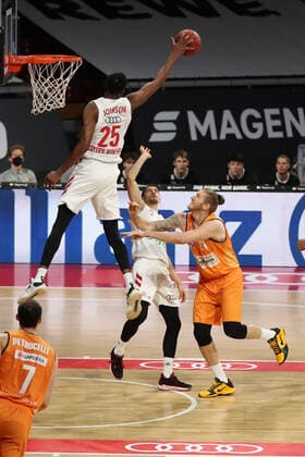 Jajuan Johnson Muenchen blocks a shot GER, FC Bayern Basketball vs ratiopharm ulm, Basketball, 1 Bundesliga, Season 2020 2021, 07 05 2021, GER, FC Bayern Basketball vs ratiopharm ulm, Basketball, 1 Bundesliga, Season 2020 2021, 07 05 2021, Muenchen Copyright: xEIBNER MarcelxEngelbrechtx EP_EER