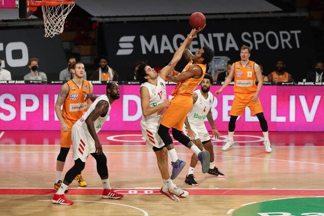 Duel between Erol Ersek Muenchen and Troy Caupain Ulm GER, FC Bayern Basketball vs ratiopharm ulm, Basketball, 1 Bundesliga, Season 2020 2021, 07 05 2021, GER, FC Bayern Basketball vs ratiopharm ulm, Basketball, 1 Bundesliga, Season 2020 2021, 07 05 2021, Muenchen Copyright: xEIBNER MarcelxEngelbrechtx EP_EER