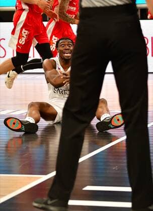 BAMBERG 07 05 2021 Basketball easycredit 1 Basketball Bundesliga 30 Matchday Brose Bamberg vs BG Göttingen Tai Odiase 21, BG Göttingen unhappy with referee decision Photo Hans Martin Issler isslerimages Brose Bamberg vs BG Göttingen