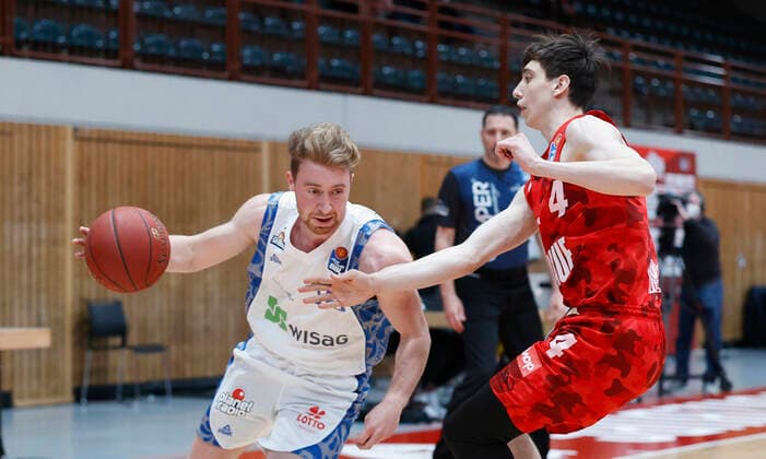 07 05 2021, Basketball, BBL 2020 2021, 28 Matchday, s Oliver Wuerzburg FRAPORT SKYLINERS, GER, Wuerzburg, s Oliver Arena, picture from left Philipp Hadenfeldt Fraport Skyliners and Julius Boehmer s Oliver Wuerzburg Copyright: HMBxMedia xHeikoxBecker