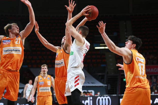 12 Diego Flaccadori FCBB stopped, blocked by 27 Krimmer, 7 John Petrucelli, 17 Andreas Obst, Ulm Basketball, Easycredit BBL, FC Bayern Munich Ratiopharm Ulm at Audi Dome on 07 05 2021 PHOTO Mladen Lackovic LakoPress