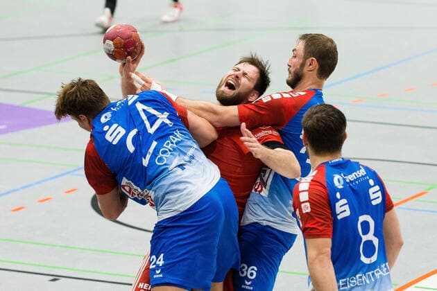 Bilder des Jahres 2021, Sport 05 Mai Sport Themen der Woche KW18 v.l. Dino Corak (TV Grosswallstadt 24), Yannick Draeger (TuS N-Luebbecke 19), Lars Spiess (TV Grosswallstadt 36), Florian Eisentraeger (TV Grosswallstadt 8) GER, Handball, 2. Bundesliga, TuS N-Luebbecke gegen TV Grosswallstadt, 07.05.2021 Luebbecke *** v l Dino Corak TV Grosswallstadt 24 , Yannick Draeger TuS N Luebbecke 19 , Lars Spiess TV Grosswallstadt 36 , Florian Eisentraeger TV Grosswallstadt 8 GER, Handball, 2 Bundesliga, TuS N Luebbecke vs TV Grosswallstadt, 07 05 2021 Luebbecke Copyright: xEibner-Pressefotox xJanxStrohdiekx EP_JSK