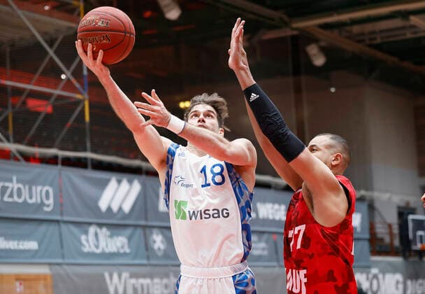 07 05 2021, Basketball, BBL 2020 2021, 28 Matchday, s Oliver Wuerzburg FRAPORT SKYLINERS, GER, Wuerzburg, s Oliver Arena, picture from left Joe Rahon Fraport Skyliners and Alex King s Oliver Wuerzburg Copyright: HMBxMedia xHeikoxBecker