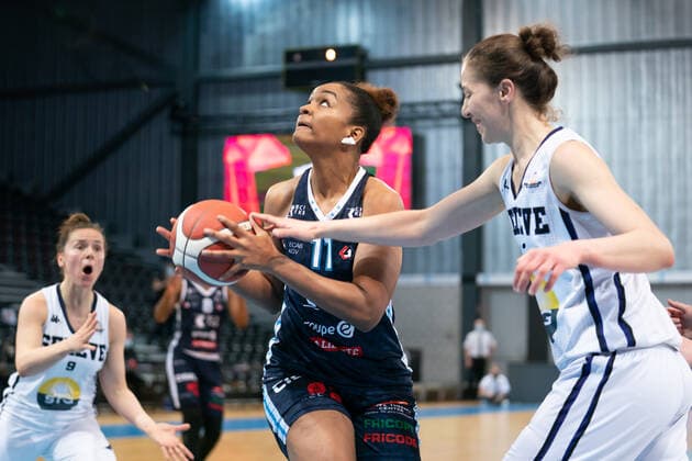 08 05 2021, Fribourg, St LÃ onard di Friborgo, Patrick Baumann Swiss Cup Women Geneve Elite Basket BCF Elfic Fribourg, On Ball 11 Dihigo Bravo Yeinn y Elfic Fribourg vs 22 Puijalon Amelia Geneve Elite Basket Fribourg Fribourg Switzerland  Copyright: xJustPictures.ch TilxBuergyx