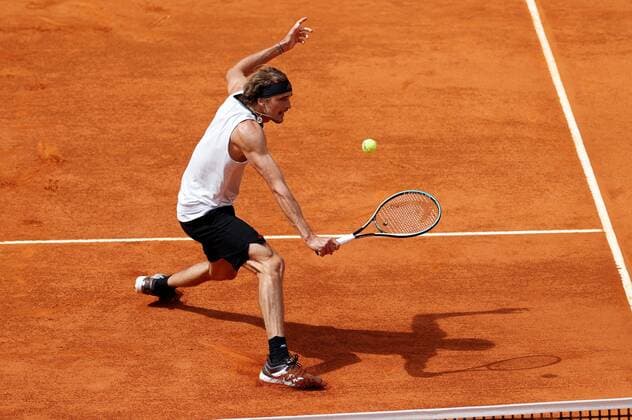 Alexander Zverev of Germany in action during his semifinal match against Dominic Thiem of Austria at the Mutua Madrid Open tennis ?tournament in Madrid, central Spain, 08 May 2021. Alexander Zverev - Dominic Thiem !ACHTUNG: NUR REDAKTIONELLE NUTZUNG!  Copyright: xChemaxMoyax GRAF2354 20210508-637560881004151038