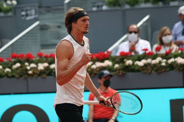 Alexander Zverev of Germany in action during his semifinal match against Dominic Thiem of Austria at the Mutua Madrid Open tennis ?tournament in Madrid, central Spain, 08 May 2021. Alexander Zverev - Dominic Thiem !ACHTUNG: NUR REDAKTIONELLE NUTZUNG!  Copyright: xRodrigoxJimenezx GRAF2433 20210508-637560905016098512