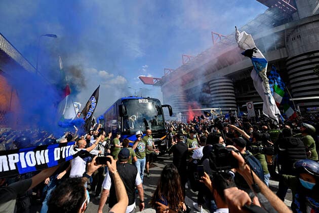Inter fans celebrate the victory of the italian championships as they wait the bus of the team prior to the Serie A football match between FC Internazionale and Sampdoria UC at San Siro stadium in Milano (Italy), May 8th, 2021. Photo Mattia Ozbot Insidefoto insidefoto