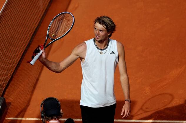 Alexander Zverev of Germany celebrates after defeating Dominic Thiem of Austria in their semifinal match at the Mutua Madrid Open tennis ?tournament in Madrid, central Spain, 08 May 2021. Alexander Zverev - Dominic Thiem !ACHTUNG: NUR REDAKTIONELLE NUTZUNG!  Copyright: xRodrigoxJimenezx GRAF2474 20210508-637560935967157634