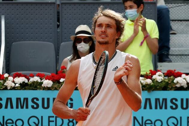 Alexander Zverev of Germany celebrates after defeating Dominic Thiem of Austria in their semifinal match at the Mutua Madrid Open tennis ?tournament in Madrid, central Spain, 08 May 2021. Alexander Zverev - Dominic Thiem !ACHTUNG: NUR REDAKTIONELLE NUTZUNG!  Copyright: xChemaxMoyax GRAF2489 20210508-637560938072853079