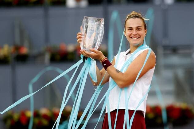 Sport Bilder des Tages Aryna Sabalenka of Belarus celebrates after defeating Ashleigh Barty of Australia in their final match at the Mutua Madrid Open tennis ?tournament in Madrid, central Spain, 08 May 2021. Aryna Sabalenka - Ashleigh Barty !ACHTUNG: NUR REDAKTIONELLE NUTZUNG!  Copyright: xChemaxMoyax GRAF2671 20210508-637561034908586979