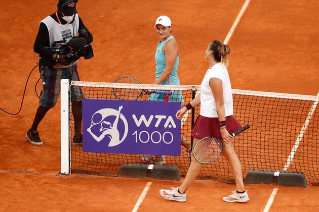 May 8, 2021, MADRID, MADRID, SPAIN: Aryna Sabalenka of Belarus saludates to Ashleigh Barty of Australia after winning her Women s Singles match, Finals, on the WTA, Tennis Damen 1000 - Mutua Madrid Open 2021 at La Caja Magica on May 8, 2021 in Madrid, Spain. MADRID SPAIN - ZUMAa181 20210508_zaa_a181_408 Copyright: xOscarxJ.xBarrosox