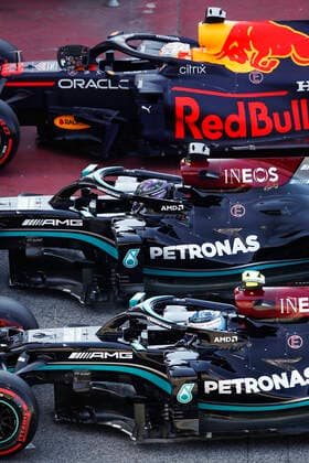 44 HAMILTON Lewis (gbr), Mercedes AMG F1 GP W12 E Performance, action, 77 BOTTAS Valtteri (fin), Mercedes AMG F1 GP W12 E Performance, action AND 33 VERSTAPPEN Max (nld), Red Bull Racing Honda RB16B, action during the Formula 1 Aramco Gran Premio De Espana 2021 from May 07 to 10, 2021 on the Circuit de Barcelona-Catalunya, in Montmelo, near Barcelona, Spain FORMULE 1 : Grand prix d Espagne - Barcelone - 08 05 2021 DPPI Panoramic  00121006__B2_2464