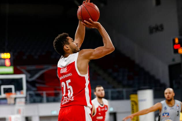 Kenneth Ogbe Brose Bamberg, 25 Brose Bamberg HAKRO Merlins Crailsheim easyCredit BBL Basketball Bundesliga Basketball Season 2020 21 34 Matchday, 09 05 2021 Bamberg, Brose Arena Copyright: DanielxLöb