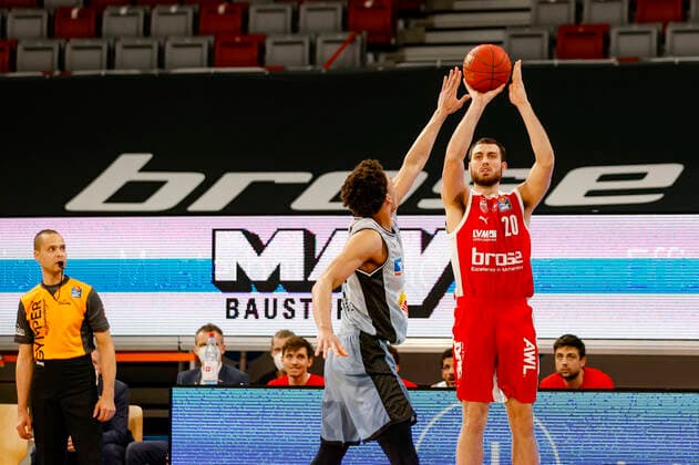 right Chase Fieler Brose Bamberg, 20 Brose Bamberg HAKRO Merlins Crailsheim easyCredit BBL Basketball Bundesliga Basketball Season 2020 21 34 Matchday, 09 05 2021 Bamberg, Brose Arena Copyright: DanielxLöb