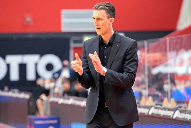 09 05 2021, xovx, Basketball BBL, JobStairs Gießen 46ers Basketball Löwen Braunschweig Headcoach Pete Strobl Basketball Löwen Braunschweig Gießen Sporthalle Gießen Ost Hessen Germany EN