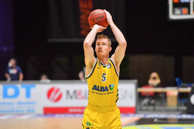 Chemnitz, Germany 09 May 2021 1 BBL 2020 2021 Niners Chemnitz vs Alba Berlin free throw by Niels Giffey Berlin Messe Chemnitz Sachsen Copyright: xFotostandx xDostmannx