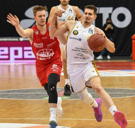 Bjarne Kraushaar, Lukas Wank 34 matchday, Basketball Bundesliga, Basketball season 2020 2021, Germany, easyCredit BBL, Germany, Giessen 46ers, giessen red, men, Jobstairs GIESSEN 46ers Basketball Lions Braunschweig, men, Braunschweig in white