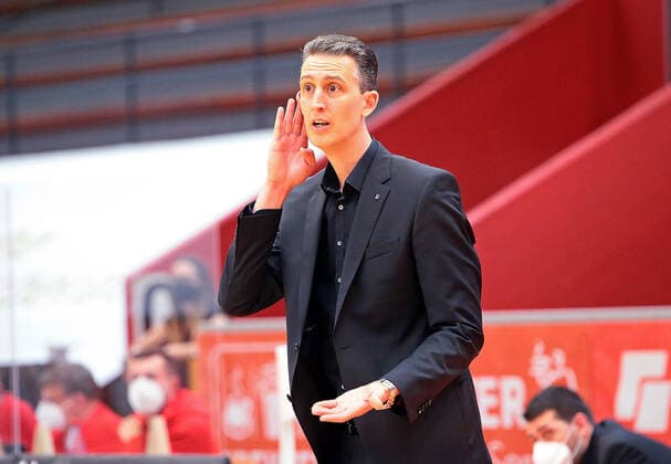 09 05 2021, xovx, Basketball BBL, JobStairs Gießen 46ers Basketball Löwen Braunschweig Headcoach Pete Strobl Basketball Löwen Braunschweig Gießen Sporthalle Gießen Ost Hessen Germany EN