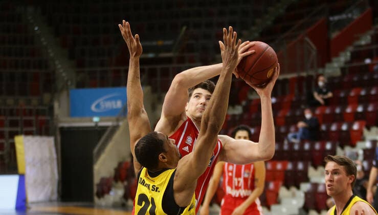 Ludwigsburg , Basketball easyCredit BBL Bundesliga , MHP RIESEN Ludwigsburg vs Bayern Munich , Matej Rudan Bayern vs Tremmell Darden Riesen
