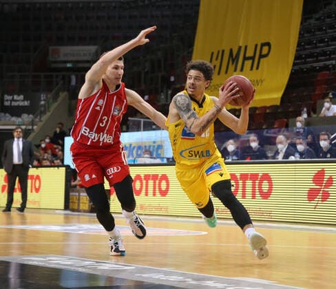 V li David Krämer Bayern , Jonah Radebaugh Riesen MHP Riesen Ludwigsburg vs Bayern Munich Basketball Bundesliga 2020 2021 Ludwigsburg , GER, 02 05 2021,
