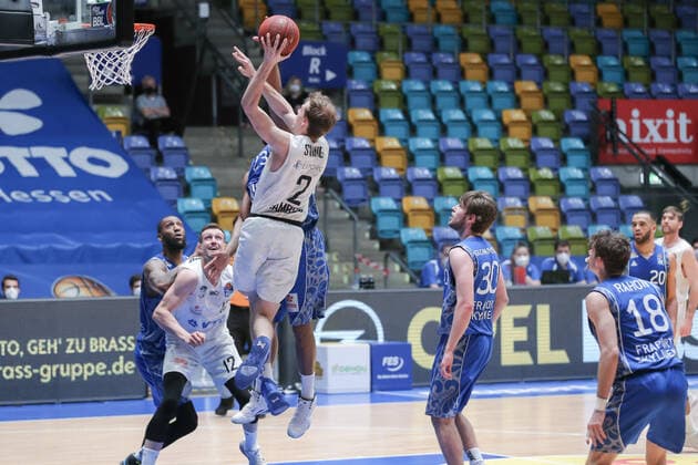 Johannes Richter, Hamburg Towers, 12 ,Swing Jordan, Hamburg Towers, 2 ,Gudmundsson Jon Axel, Fraport Skyliners, 30 ,Rahon Joe, Fraport Skyliners, 18 , , GER, Basketball,Fraport Skyliners EWE Baskets Oldenburg, 02 05 2021, Frankfurt Copyright: xEibner-Pressefoto UlrichxScherbaumx EP_usm