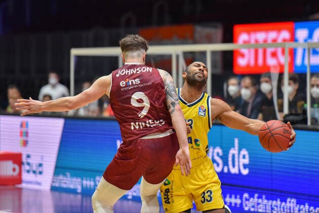 Chemnitz, Germany 09 May 2021 1 BBL 2020 2021 Niners Chemnitz vs Alba Berlin v li in duel Dominique Johnson Chemnitz and Jayson Granger Berlin Messe Chemnitz Saxony Copyright: xFotostandx xDostmannx