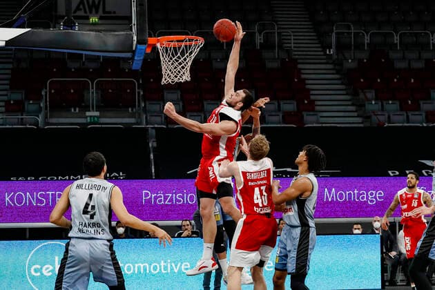 Above Chase Fieler Brose Bamberg, 20 Brose Bamberg HAKRO Merlins Crailsheim easyCredit BBL Basketball Bundesliga Basketball Season 2020 21 34 Matchday, 09 05 2021 Bamberg, Brose Arena Copyright: DanielxLöb
