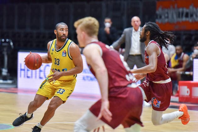 Chemnitz, Germany 09 May 2021 1 BBL 2020 2021 Niners Chemnitz vs Alba Berlin v li in duel Jayson Granger Berlin , Luis Figge Chemnitz and Marcus Thornton Chemnitz Fair Chemnitz Saxony Copyright: xFotostandx xDostmannx