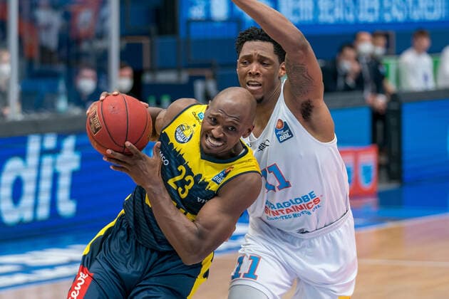 Syntainics MBC EWE Baskets Oldenburg, Basketball, Bundesliga, Men, 2020 2021, 34 Matchday, 09 05 2021, v l Rickey Paulding Oldenburg,23 , Kyndahl Hill MBC, 11 Syntainics MBC EWE Baskets Oldenburg, Basketball, Bundesliga, Men, 2020 2021, 34 Matchday, 09 05 2021, Weissenfels. Copyright: xSchulz Eibner-Pressefotox ep_esz