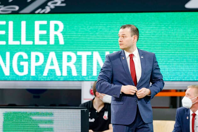 Headcoach Johan Roijakkers Brose Bamberg Brose Bamberg HAKRO Merlins Crailsheim easyCredit BBL Basketball Bundesliga Basketball Season 2020 21 34 Matchday, 09 05 2021 Bamberg, Brose Arena Copyright: DanielxLöb