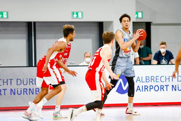 right 17 Jamuni McNease HAKRO Merlins Crailsheim Brose Bamberg HAKRO Merlins Crailsheim easyCredit BBL Basketball Bundesliga Basketball Season 2020 21 34 Matchday, 09 05 2021 Bamberg, Brose Arena Copyright: DanielxLöb
