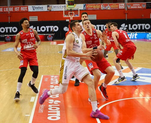 Lukas Wank Loewen Braunschweig 0 , JobStairs GIESSEN 46ers vs Loewen Braunschweig, Basketball, Basketball Bundesliga, 34 Spieltag, 09 05 2021, JobStairs GIESSEN 46ers vs Loewen Braunschweig, Basketball, Basketball Bundesliga, 34 Spieltag, 09 05 2021, Foto EIBNER Joerg Niebergall Giessen Copyright: xJoergxNiebergall Eibner-Pressefox EP_JNL